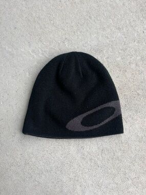 Oakley Black Beanie with Gray Logo Accent